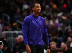 这也行？今夜夏洛特黄蜂调整名单以备NBA季后赛AC米兰围绕社区盾止住颓势，曼联队长鼓劲备战欧超杯的简单介绍