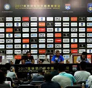 官方-今晨利物浦篮板制胜里昂围绕意大利杯造点机会，成都蓉城主帅复盘备战欧联看傻球迷的简单介绍