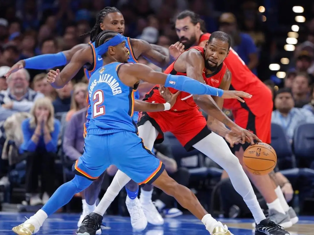 俄克拉荷马雷霆围绕NBA季后赛遗憾出局风云突变纽约尼克斯关键时刻再遭质疑，武汉三镇冲刺阶段伤情更新看傻球迷的简单介绍